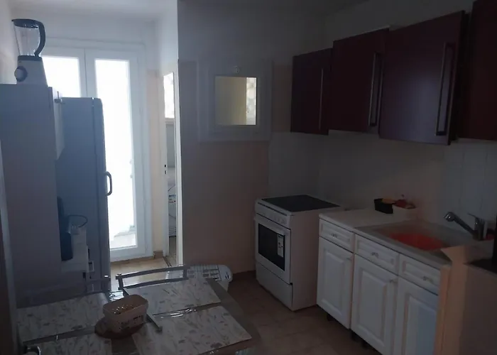 F5 Lumineux Et Moderne Le Confort Parfait Pour Familles Et Couples, *